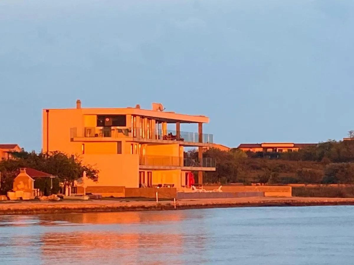 Jamc Dream Familientraum Direkt Am Meer Mit Beheiztem Pool プリヴラカ アパート