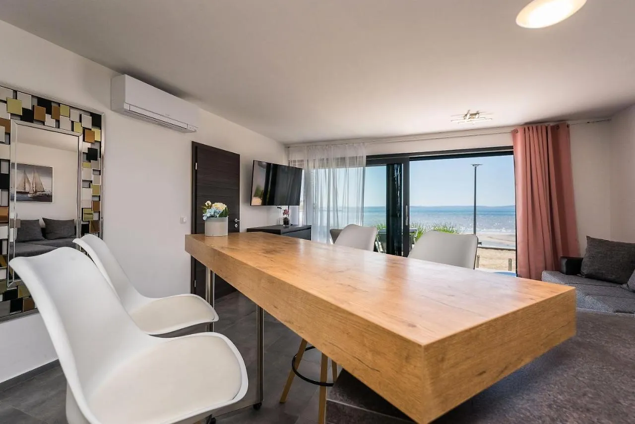 Jamc Dream Familientraum Direkt Am Meer Mit Beheiztem Pool プリヴラカ アパート